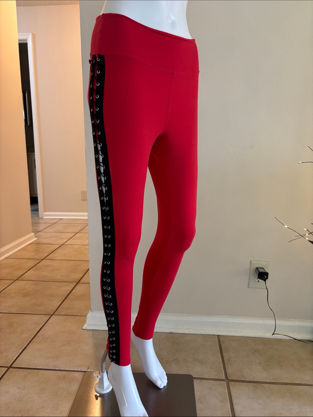 Equilibrium Brazilian workout leggings.